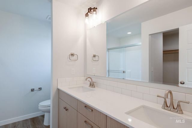 10527 W Tinder St, Star, ID 83669