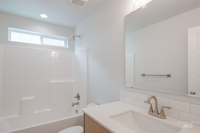 10527 W Tinder St, Star, ID 83669