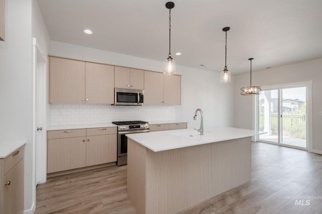 10527 W Tinder St, Star, ID 83669