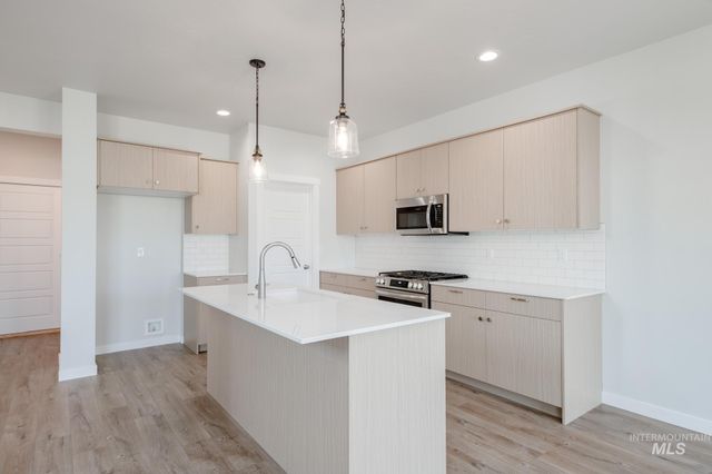 10527 W Tinder St, Star, ID 83669