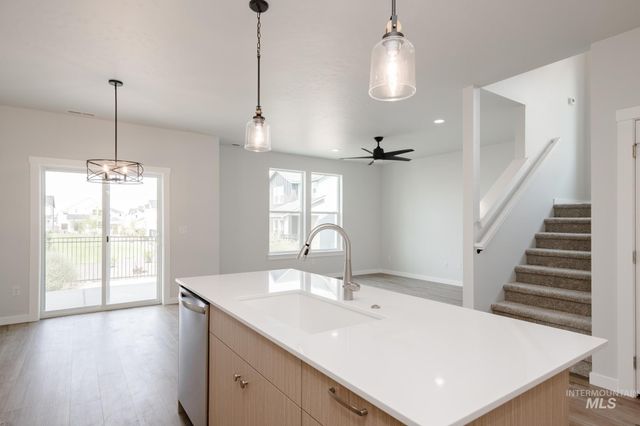 10527 W Tinder St, Star, ID 83669