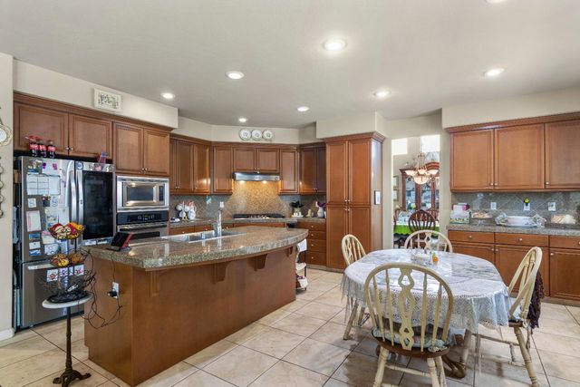 1810 Silvio Way, Oakdale, CA 95361