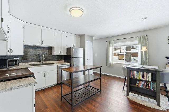 6708 Raintree Road, Fort Wayne, IN 46825