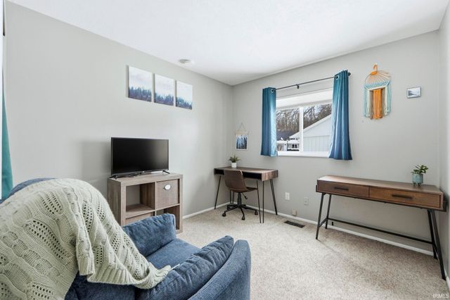 6708 Raintree Road, Fort Wayne, IN 46825