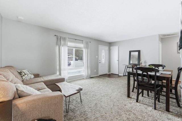 6708 Raintree Road, Fort Wayne, IN 46825