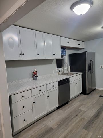 623 W Grissom Avenue, Mitchell, IN 47446