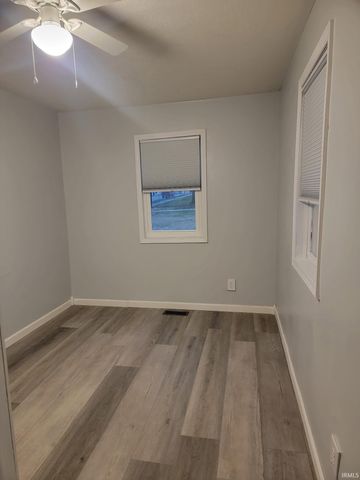 623 W Grissom Avenue, Mitchell, IN 47446
