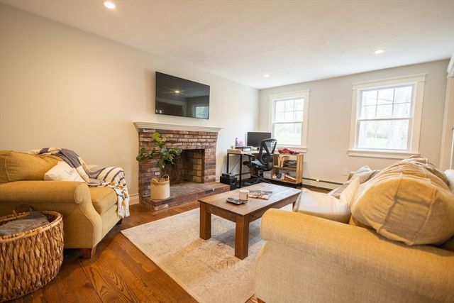 3 Kimberly Drive, Medway, MA 02053