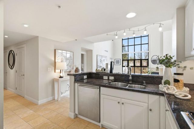 222 8th Avenue 306, San Mateo, CA 94401