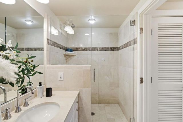 222 8th Avenue 306, San Mateo, CA 94401