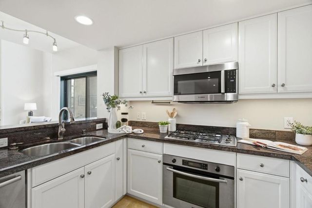 222 8th Avenue 306, San Mateo, CA 94401