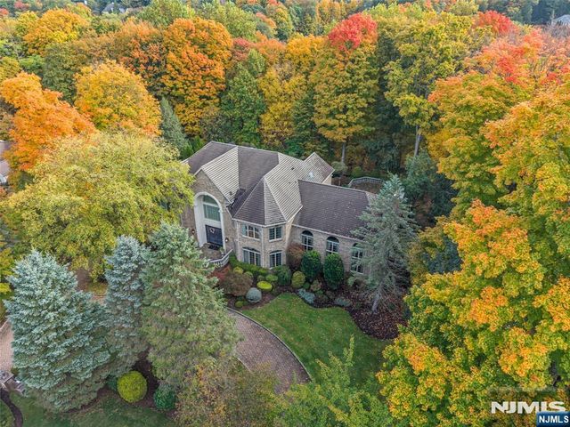 13 Great Hall Road, Mahwah, NJ 07430