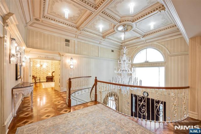 13 Great Hall Road, Mahwah, NJ 07430
