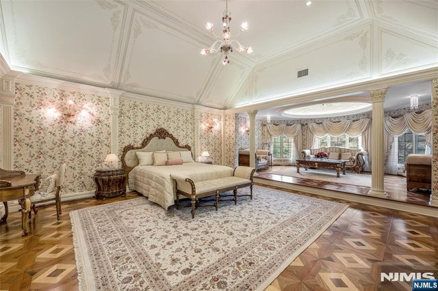 13 Great Hall Road, Mahwah, NJ 07430