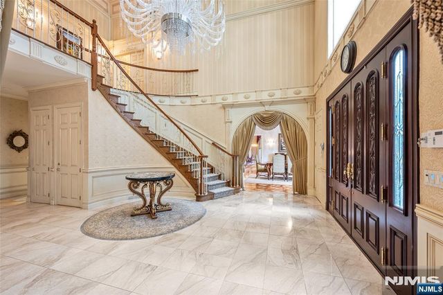 13 Great Hall Road, Mahwah, NJ 07430