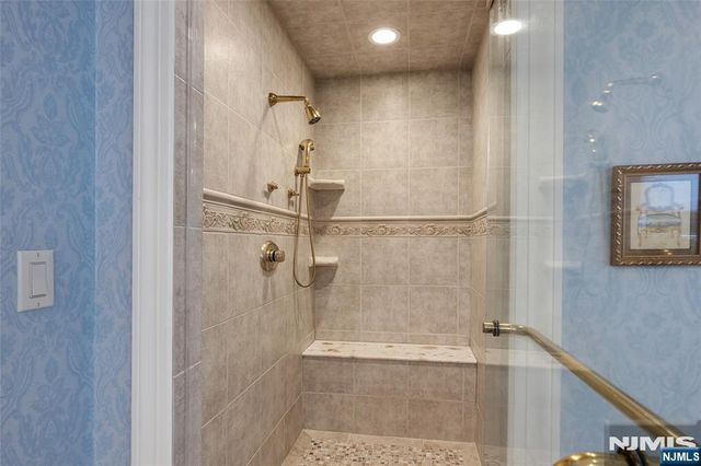 13 Great Hall Road, Mahwah, NJ 07430