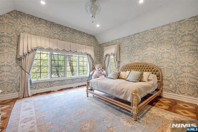 13 Great Hall Road, Mahwah, NJ 07430