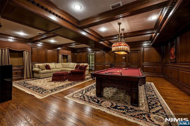 13 Great Hall Road, Mahwah, NJ 07430