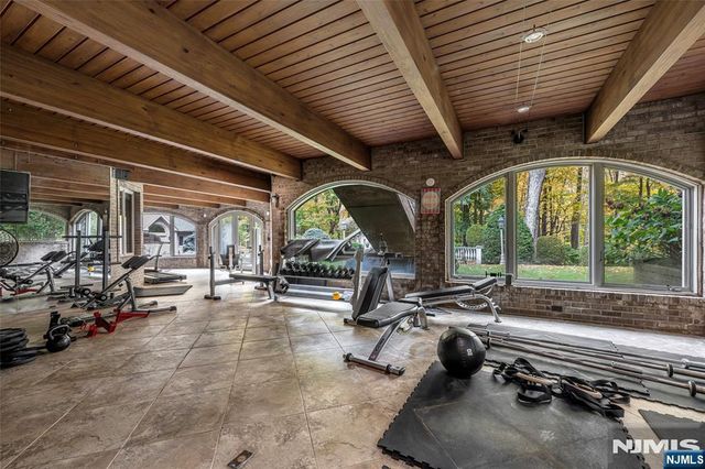 13 Great Hall Road, Mahwah, NJ 07430