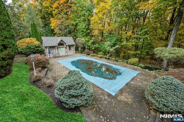 13 Great Hall Road, Mahwah, NJ 07430