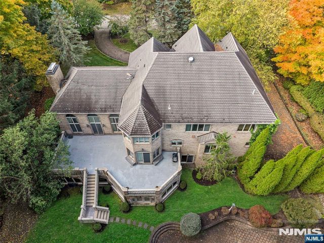 13 Great Hall Road, Mahwah, NJ 07430