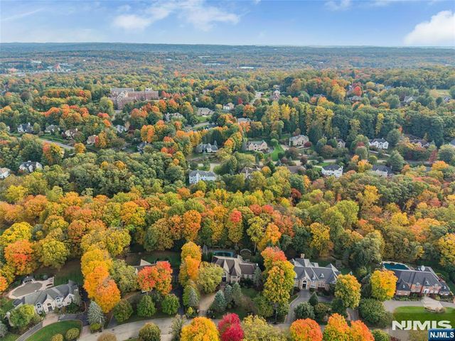 13 Great Hall Road, Mahwah, NJ 07430