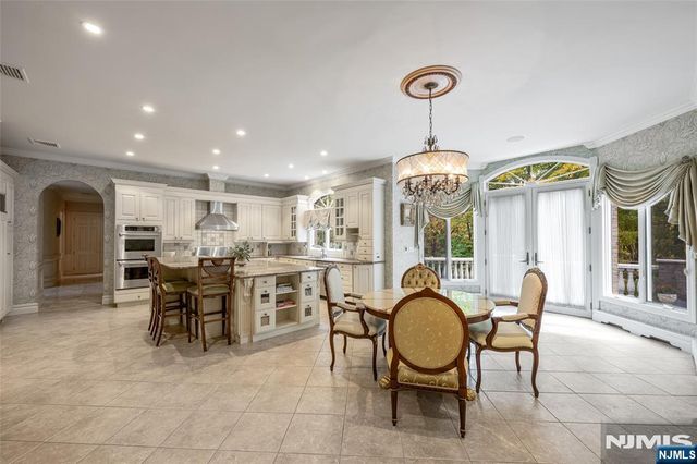 13 Great Hall Road, Mahwah, NJ 07430