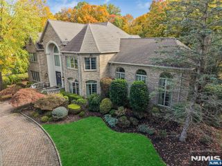 13 Great Hall Road, Mahwah, NJ 07430