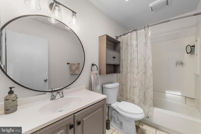 1001 BRADFORD DR, Williamstown, NJ 08094