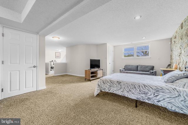 1001 BRADFORD DR, Williamstown, NJ 08094