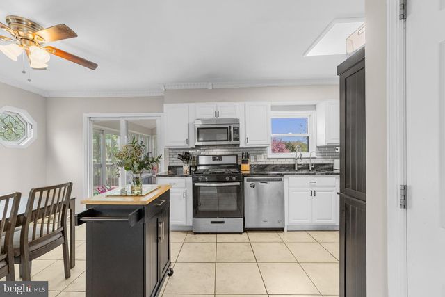 1001 BRADFORD DR, Williamstown, NJ 08094