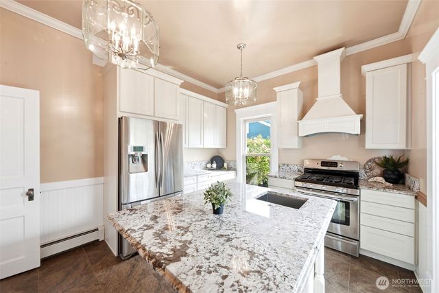 2415 F Street, Bellingham, WA 98225