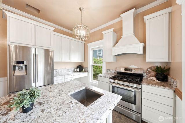 2415 F Street, Bellingham, WA 98225