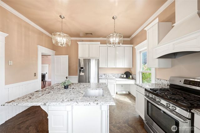 2415 F Street, Bellingham, WA 98225