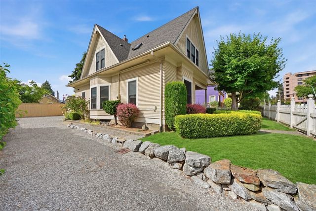 2415 F Street, Bellingham, WA 98225