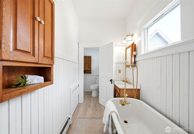 2415 F Street, Bellingham, WA 98225