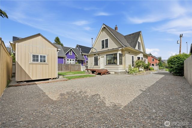 2415 F Street, Bellingham, WA 98225