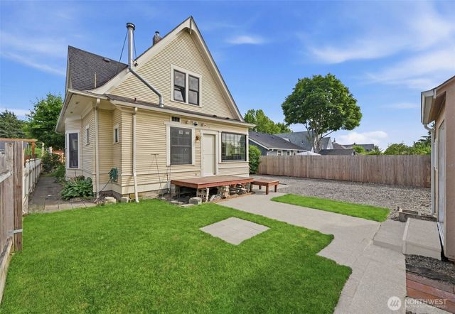2415 F Street, Bellingham, WA 98225