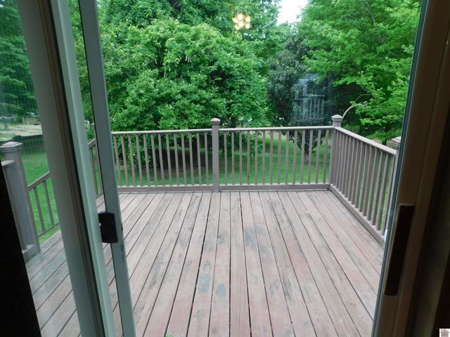 14 Heather Rd., Kuttawa, KY 42055