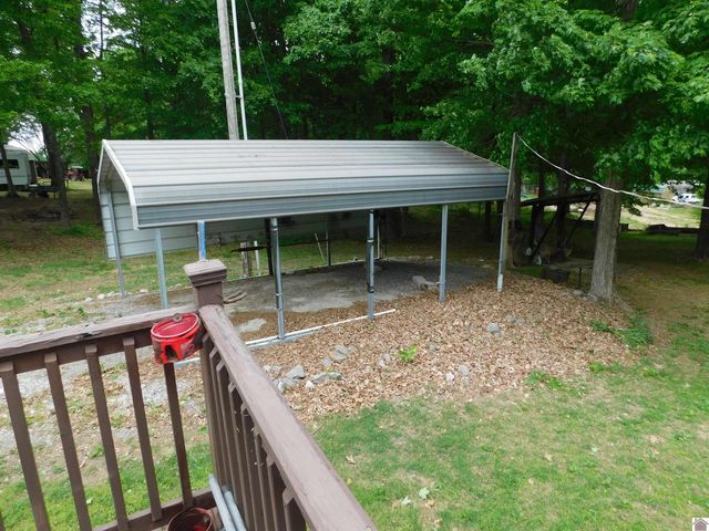 14 Heather Rd., Kuttawa, KY 42055