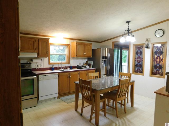 14 Heather Rd., Kuttawa, KY 42055