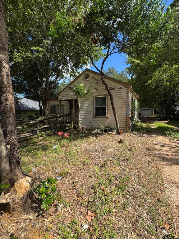 1807 Church Ave., Tyler, TX 75702