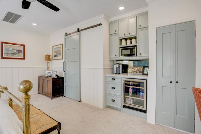 6703 Rutgers Avenue, Houston, TX 77005