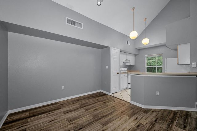 9078 LAKE CHASE ISLAND WAY 9078, Tampa, FL 33626