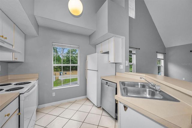 9078 LAKE CHASE ISLAND WAY 9078, Tampa, FL 33626