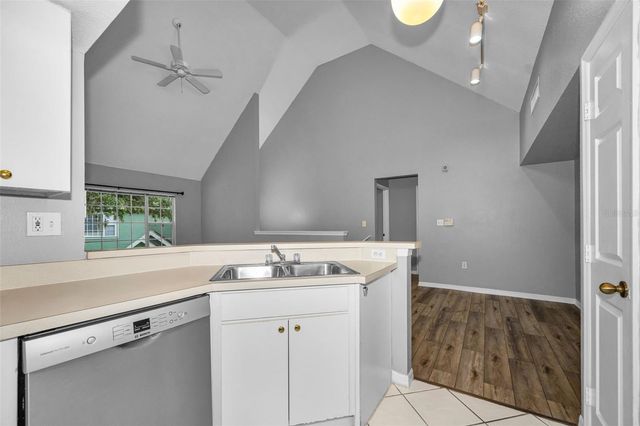 9078 LAKE CHASE ISLAND WAY 9078, Tampa, FL 33626