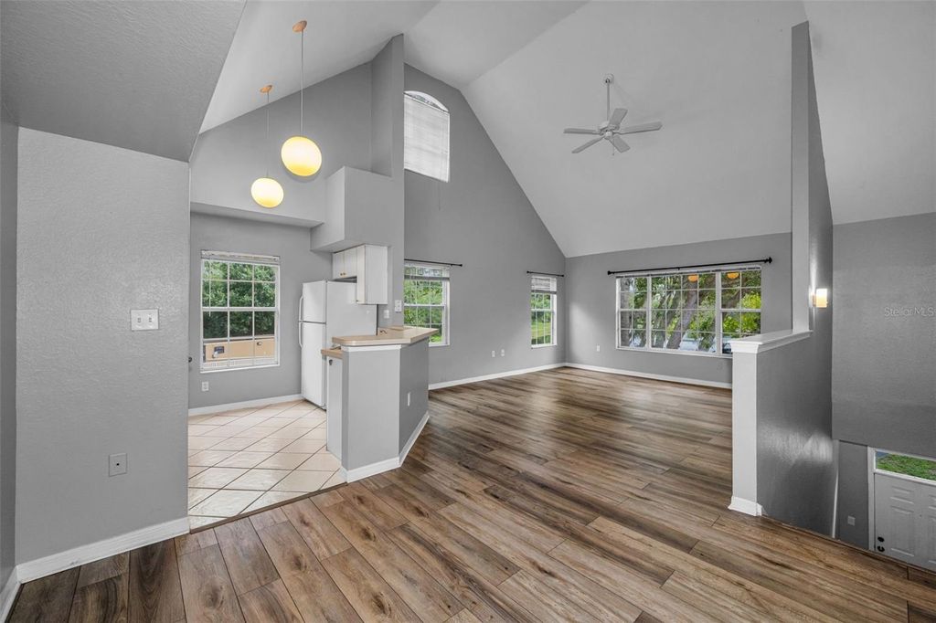 Image 19 of property listing at 9078 LAKE CHASE ISLAND WAY 9078, Tampa, FL 33626