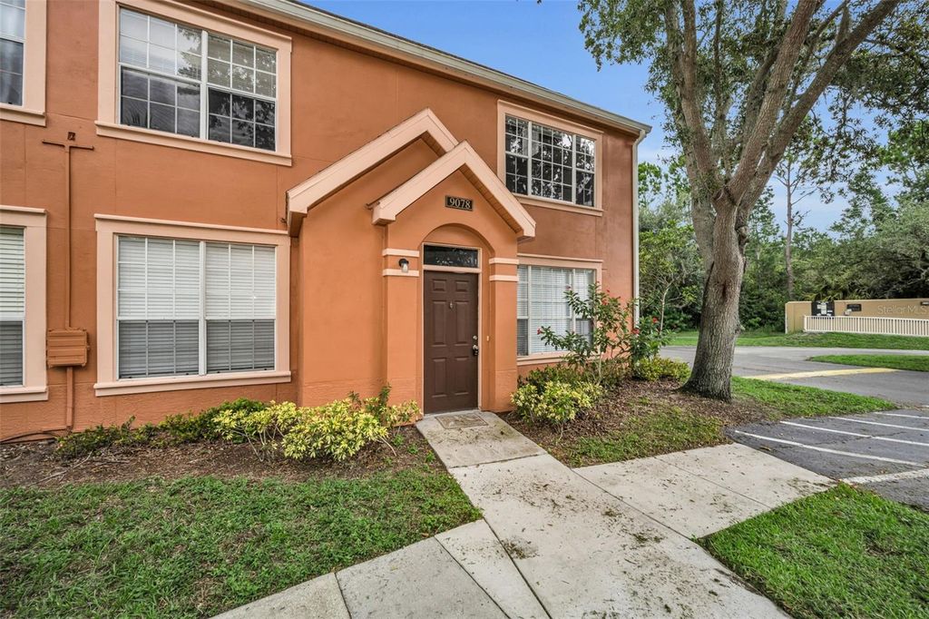 Image 3 of property listing at 9078 LAKE CHASE ISLAND WAY 9078, Tampa, FL 33626