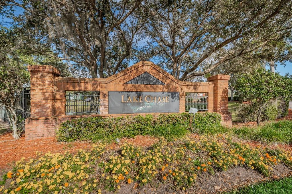 Image 37 of property listing at 9078 LAKE CHASE ISLAND WAY 9078, Tampa, FL 33626