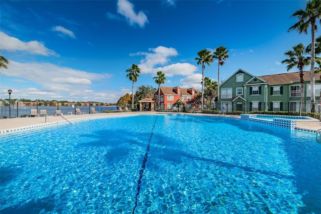 Image 51 of property listing at 9078 LAKE CHASE ISLAND WAY 9078, Tampa, FL 33626
